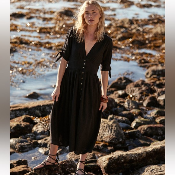 Free People Dresses & Skirts - Love of my life midi dress